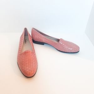 Trotters Liz Leather Pink Loafer Size 10.5M